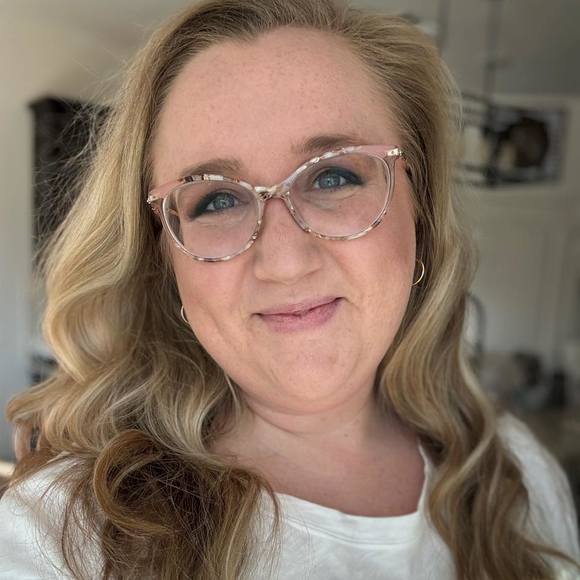 Meet your Posher, Paige - Picture 1 of 1